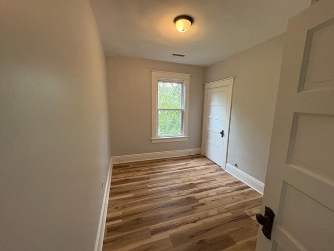 Photo - 1325-1331 Ruffner Pl