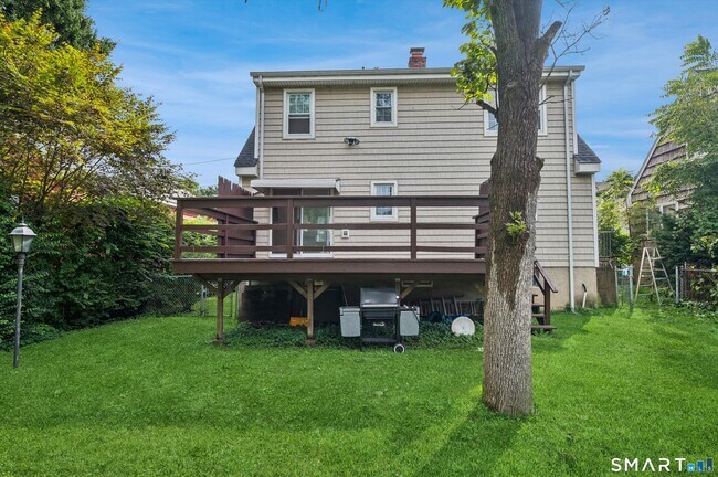 Photo - 32 Hollow Wood Ln