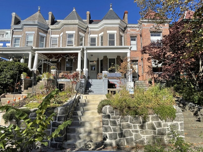 Building Photo - 1849 Monroe St NW