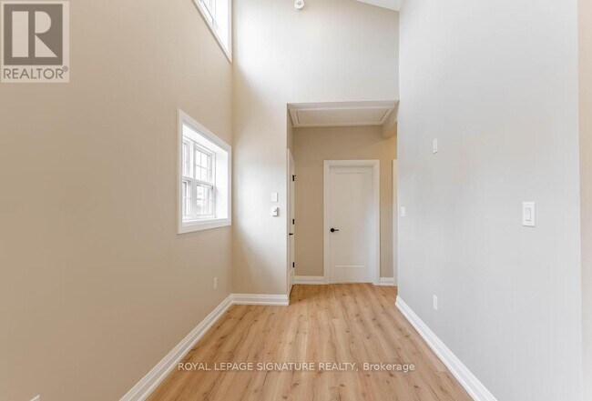Photo - 309 Cranbrook Dr