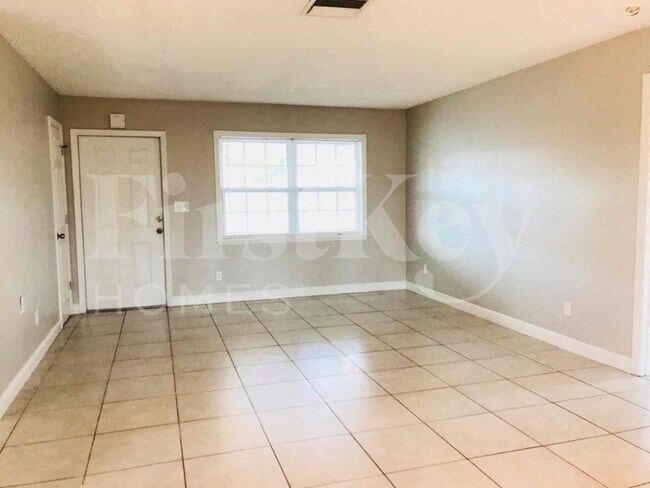 Photo - 112 Stafford Pl