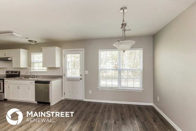 Photo - 8148 Ottawa Ln