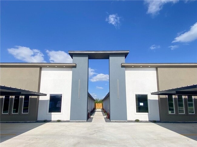 Building Photo - 3104 S Links Dr Unit 4 Rental