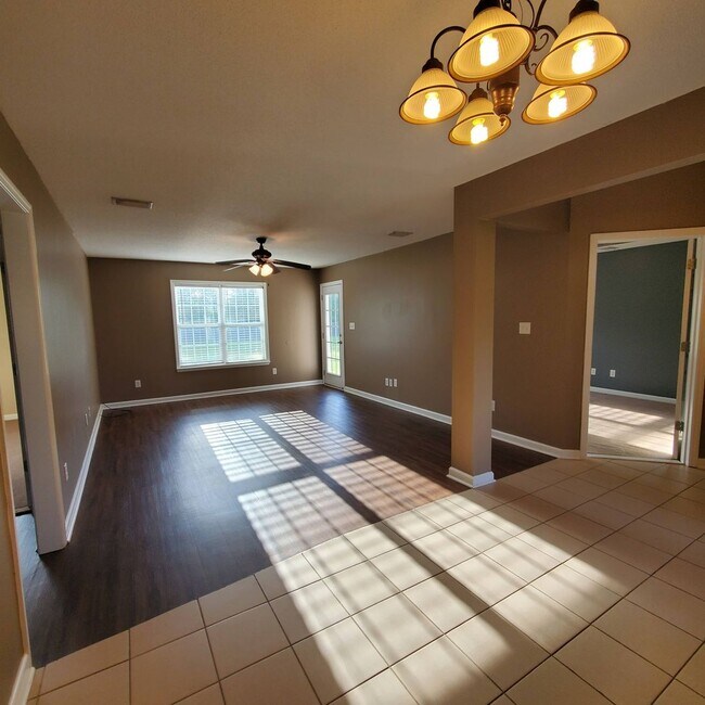 48 Moody Dr
