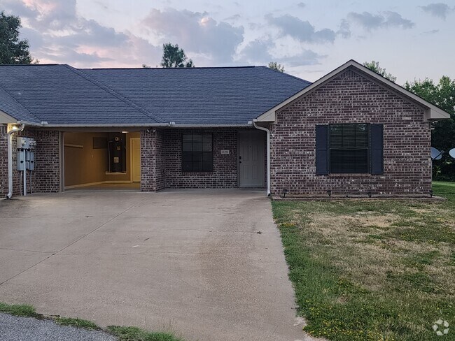 Building Photo - 13370 Country Meadow Ln Rental