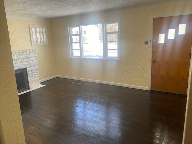 Photo - 1703 N Mercer St