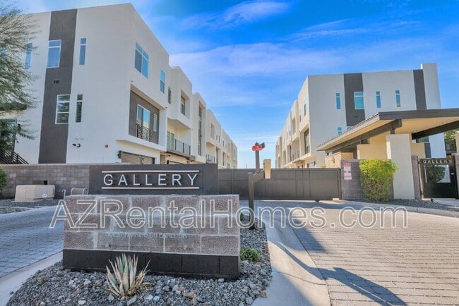 Photo - 3122 N 71st St