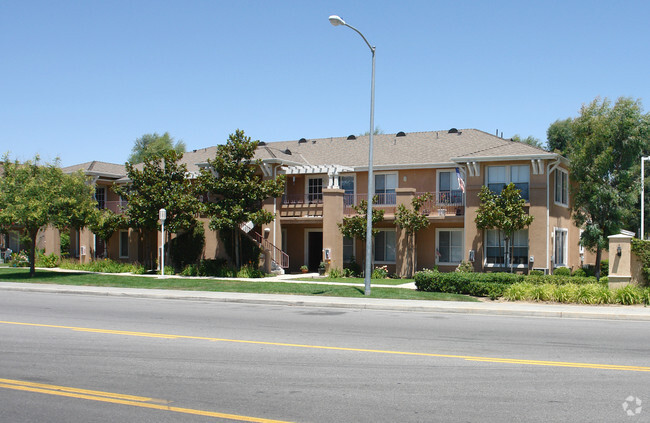 Building Photo - Harmony Court Rental