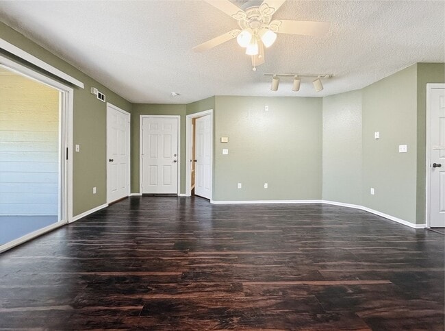 Photo - 2/2 Remodeled Condominium In Park Central, Millenia