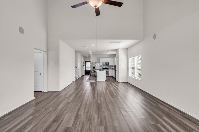 Building Photo - 28130 Aspen Horizon Dr