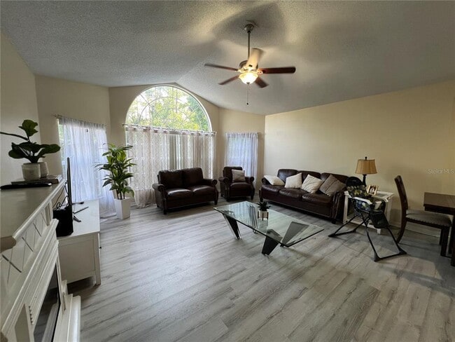 Photo - 2000 Royal Bay Blvd Unidad 130