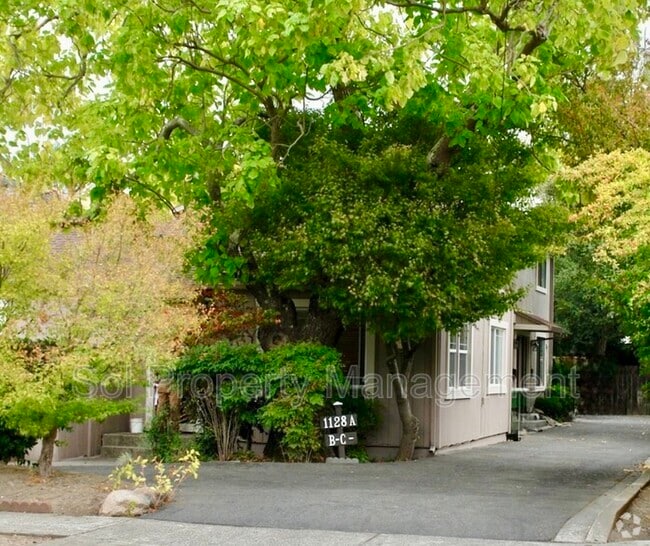 Building Photo - 1128 3rd St Rental