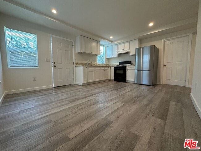 Building Photo - 231 W 85th St Rental