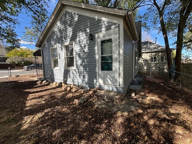 Photo - 1 Bedroom 1 Bathroom w/Office - Available ...