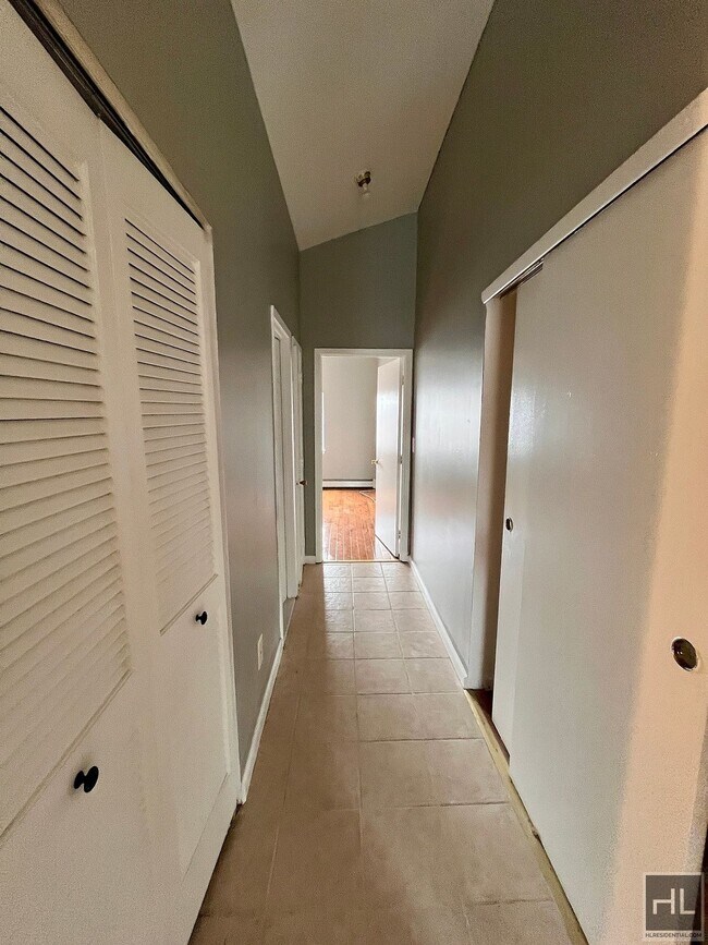 Photo - CASTLE HILL AVENUE, BRONX Unidad 2