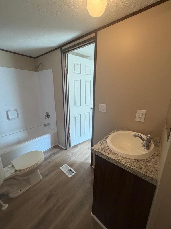 Photo - 2420 Cattail Cir