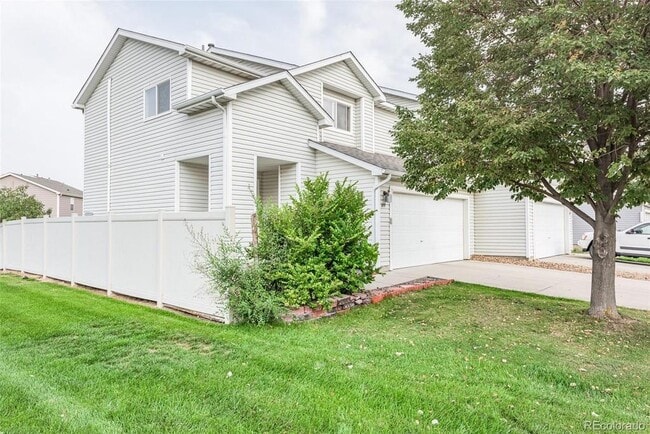 Photo - 899 Canary Ln