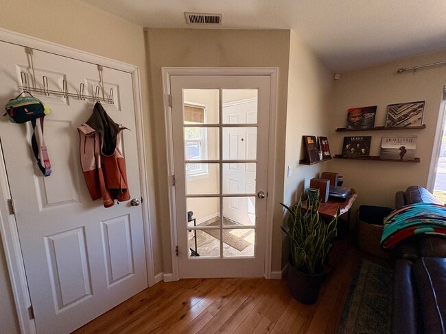 Photo - 5226 Estes Cir