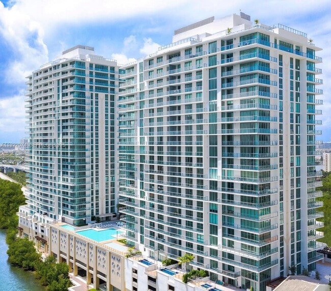 Building Photo - 330 Sunny Isles Blvd Unit 5-2002