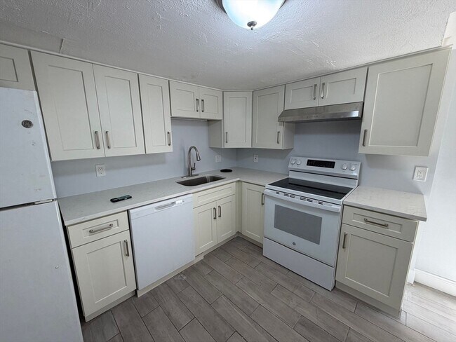 Photo - 31 Chelsea St Unit B