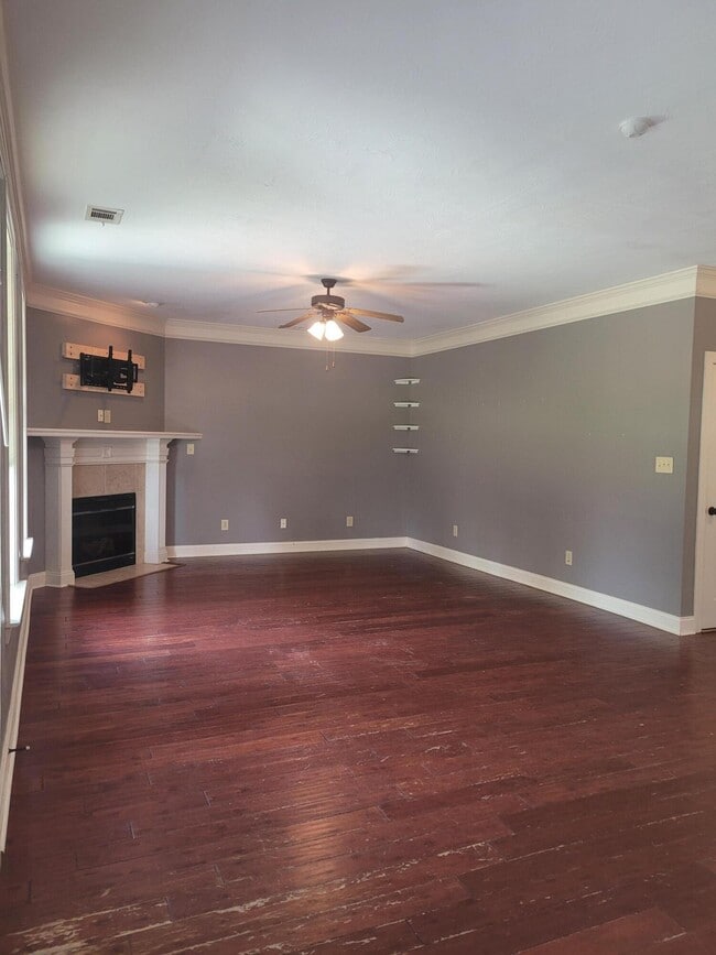 Photo - 1764 Deer Chase Ln