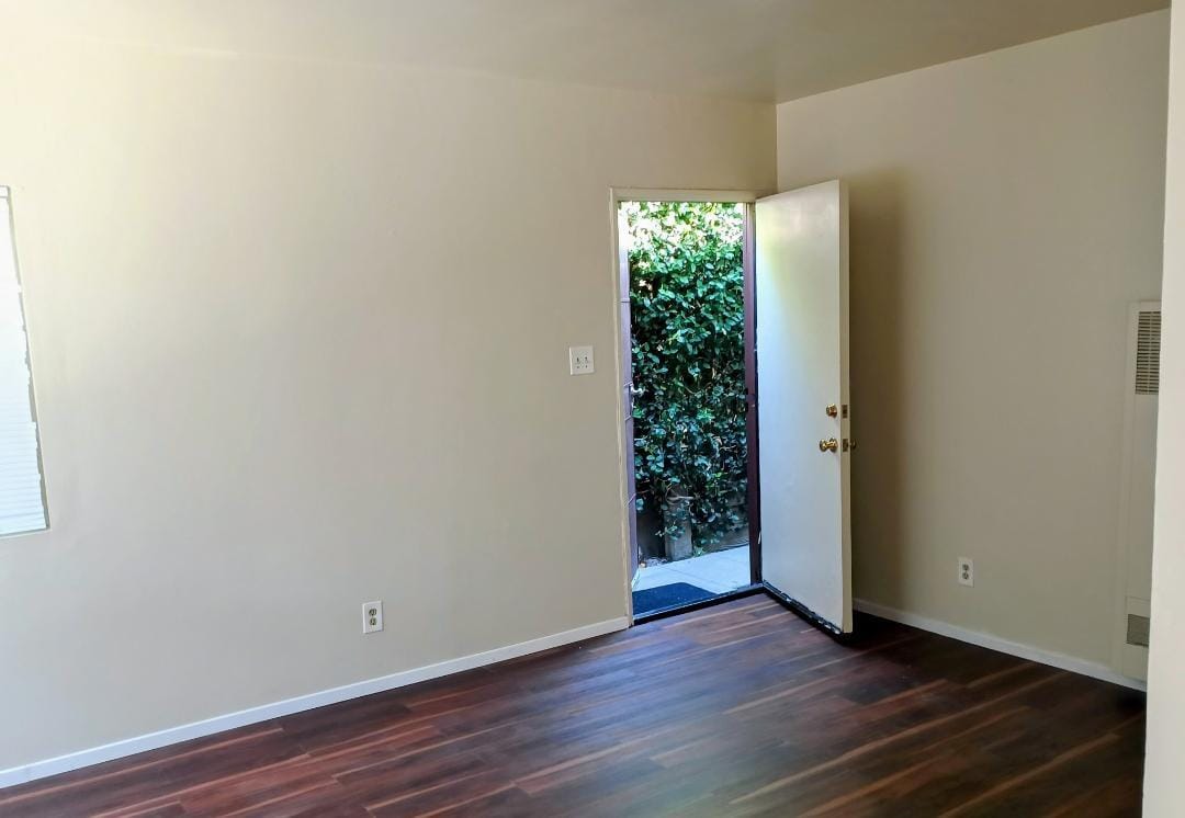 Photo - 1837 W Columbia St Unit 1837