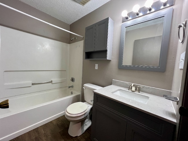 Photo - 501 S Cedar St