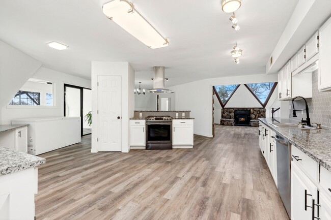 Photo - 8402 Dome Ct