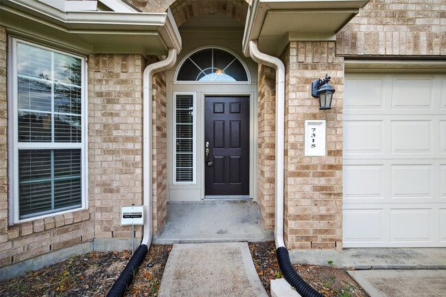 Building Photo - 7315 Palmito Ranch Dr Rental