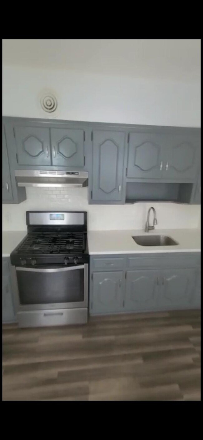 Photo - 7 Story Ct Unit 3