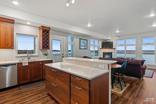 Photo - FURNISHED EXECUTIVE RENTAL