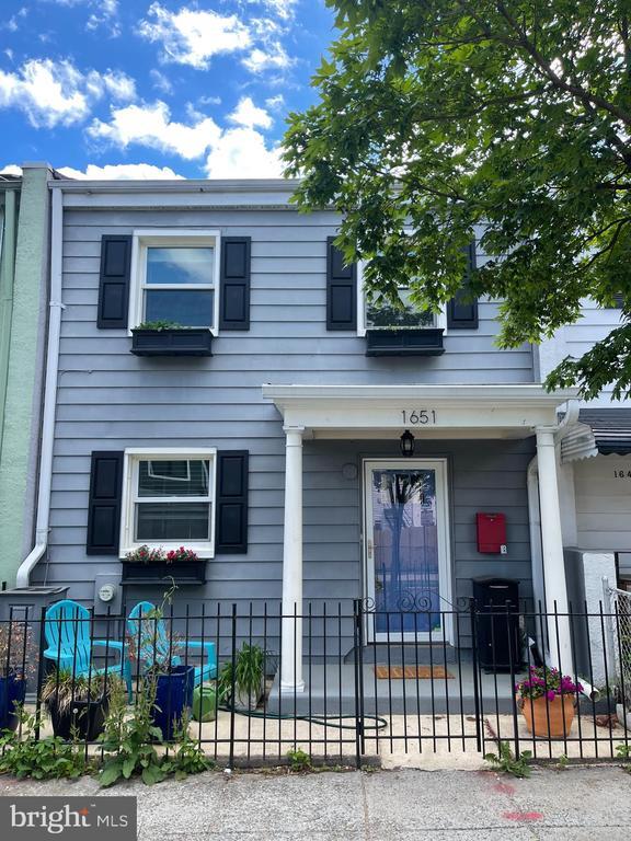 Building Photo - 1651 11th Pl NE Rental