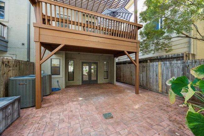 Photo - 2103 Hazard St