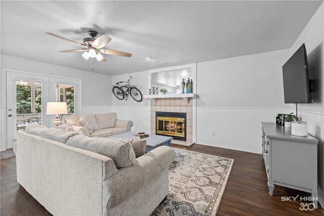 Photo - 13 Yarmouth Dr