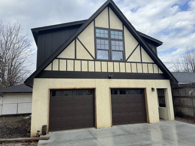 Building Photo - 1220 S Owasso Ave Unit Tracy Park ADU