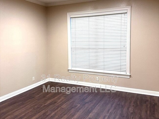 Photo - 7 Monarch Oaks Ln