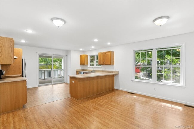 Photo - 415 1st St