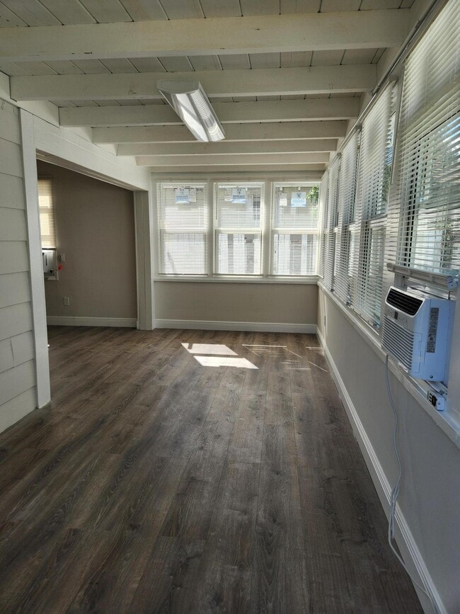 Photo - 403 2nd St