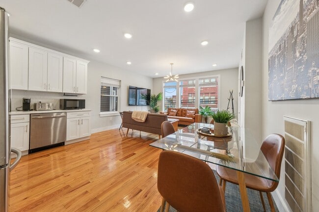 Building Photo - 183 Gates Ave