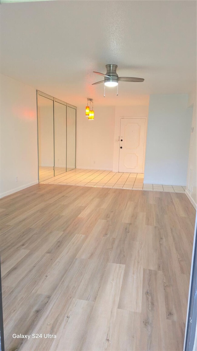 Photo - 3111 Oakland Shores Dr Unidad F110