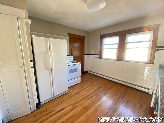 Photo - 4 Goldsmith Ave Unit 2