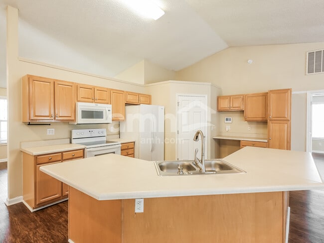 Photo - 100 Kingfisher Dr