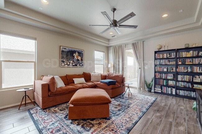 Photo - 450 Michael Ave SW