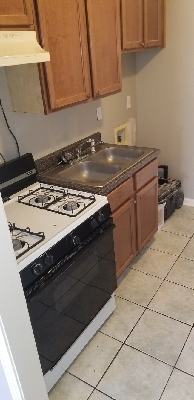 Photo - 1345-47 Halcomb ln 38127