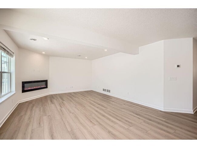 Photo - 1082 Jubert Dr