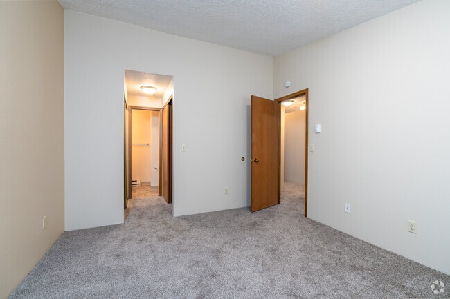 1BR, 1BA - 730SF