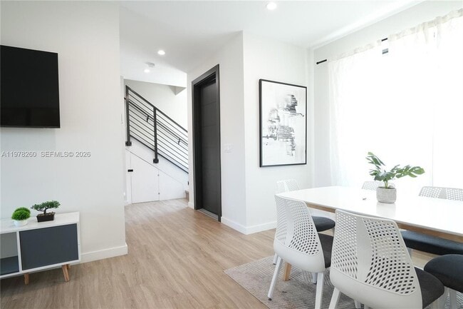 Photo - 211 SE 4th St