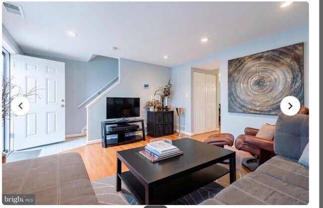 Photo - 1234 E Madison St