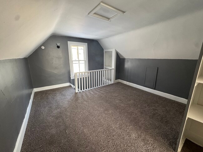 Photo - 857 E Knox St