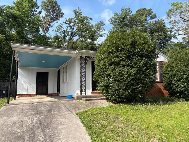 Photo - 3012 Pinewood Dr